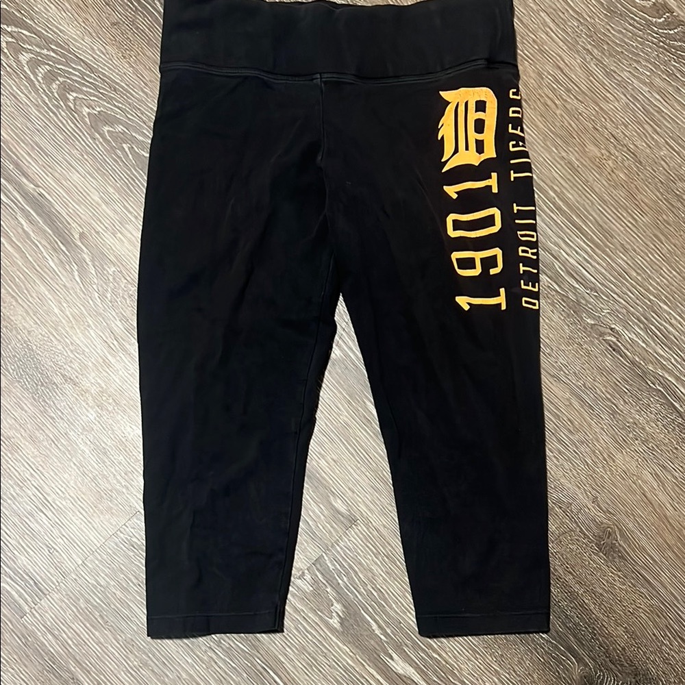 Pink Detroit Tigers Capri Yoga